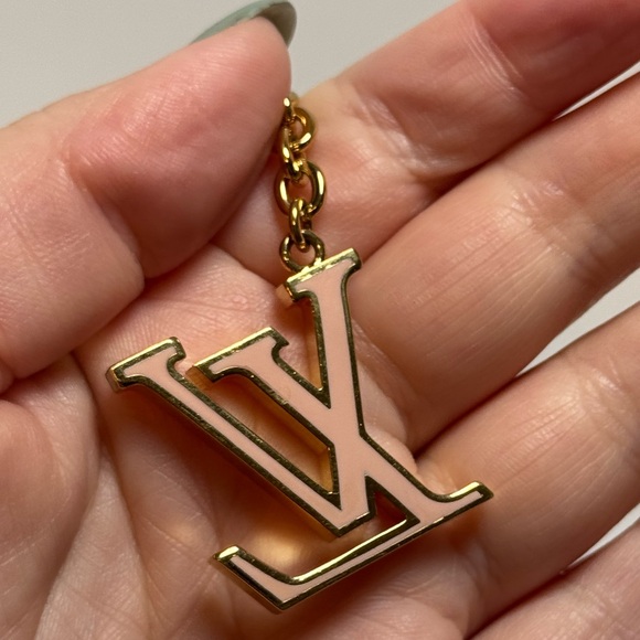 SOLD Louis Vuitton Spring Street Bag Charm/Keychain Fleur de Monogram Gold - Picture 15 of 16